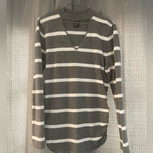 5/$20 Womens large long sleeve